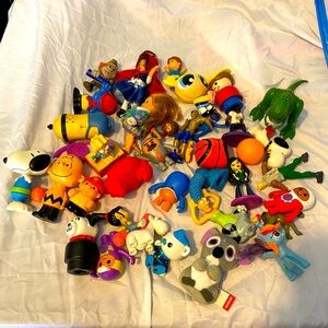 Odds and ends of cartoon toys in good shape